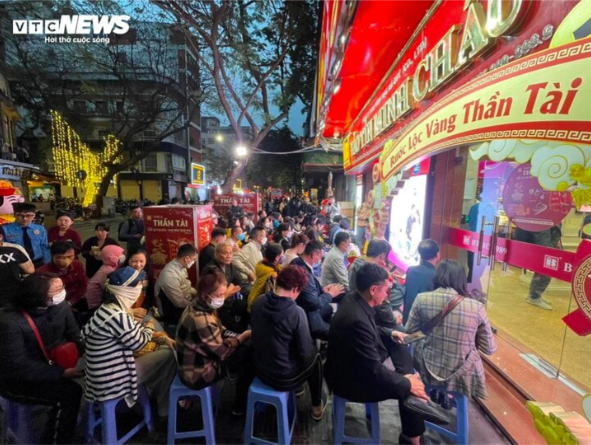 dien bien la ngay via than tai 2024 7 8 nhan vien nhung chi co 1 khach gia vang giam nhe 2 dien bien la ngay via than tai 2024 7 8 nhan vien nhung chi co 1 khach gia vang giam nhe 2