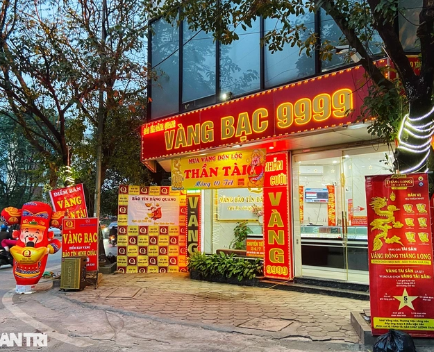 dien bien la ngay via than tai 2024 7 8 nhan vien nhung chi co 1 khach gia vang giam nhe 6 dien bien la ngay via than tai 2024 7 8 nhan vien nhung chi co 1 khach gia vang giam nhe 6