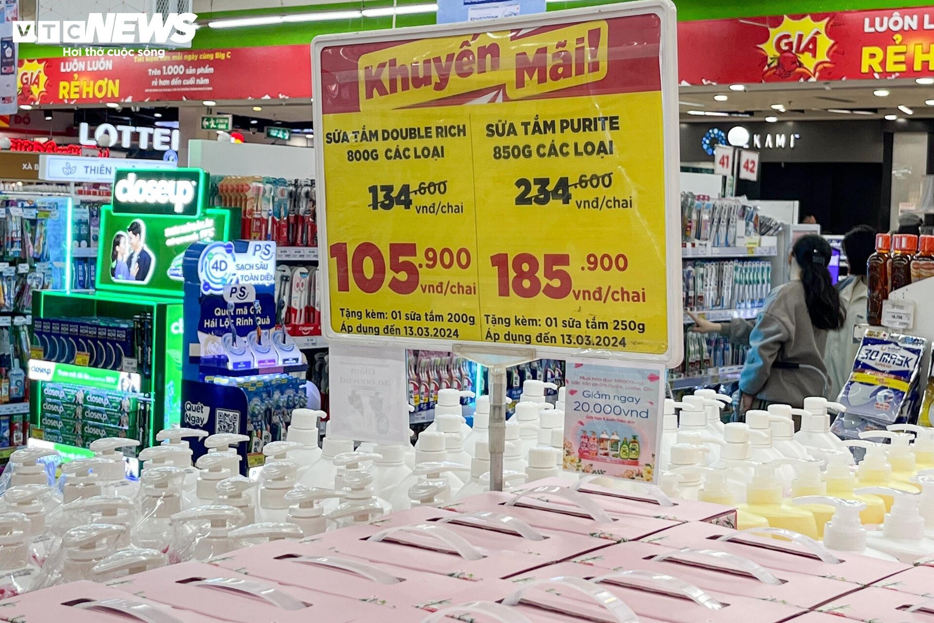 truoc them 8 3 sieu thi cua hang tung bung tung uu dai 4