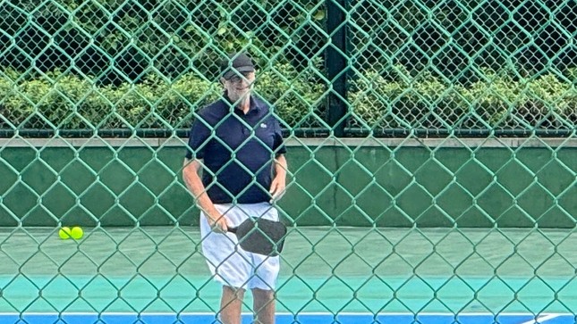 hinh anh ty phu bill gates va ban gai choi tennis o da nang 1