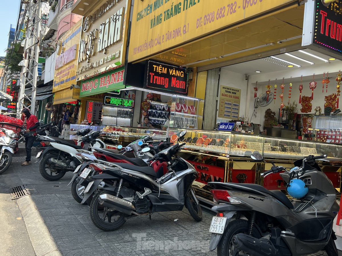 mua ban vang tai tp hcm noi dong duc cho diu hiu 13