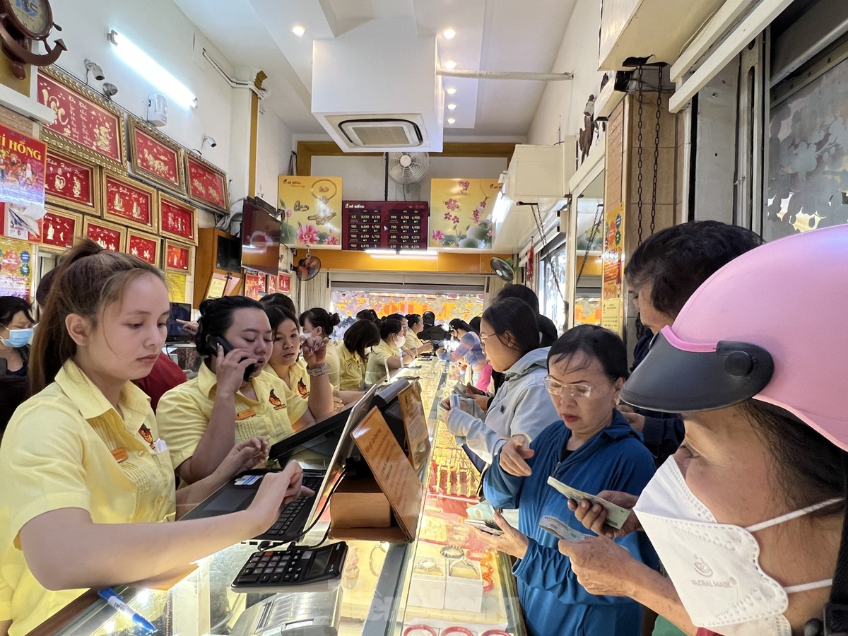 mua ban vang tai tp hcm noi dong duc cho diu hiu 3