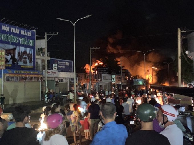binh phuoc nha sach lon boc chay du doi nhieu tai san bi thieu rui 2 binh phuoc nha sach lon boc chay du doi nhieu tai san bi thieu rui 2