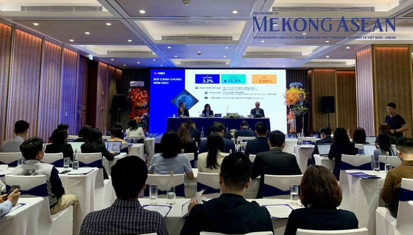 chung khoan mb muon chia co tuc tien mat 12 gia nhap cuoc dua tang von dieu le 1