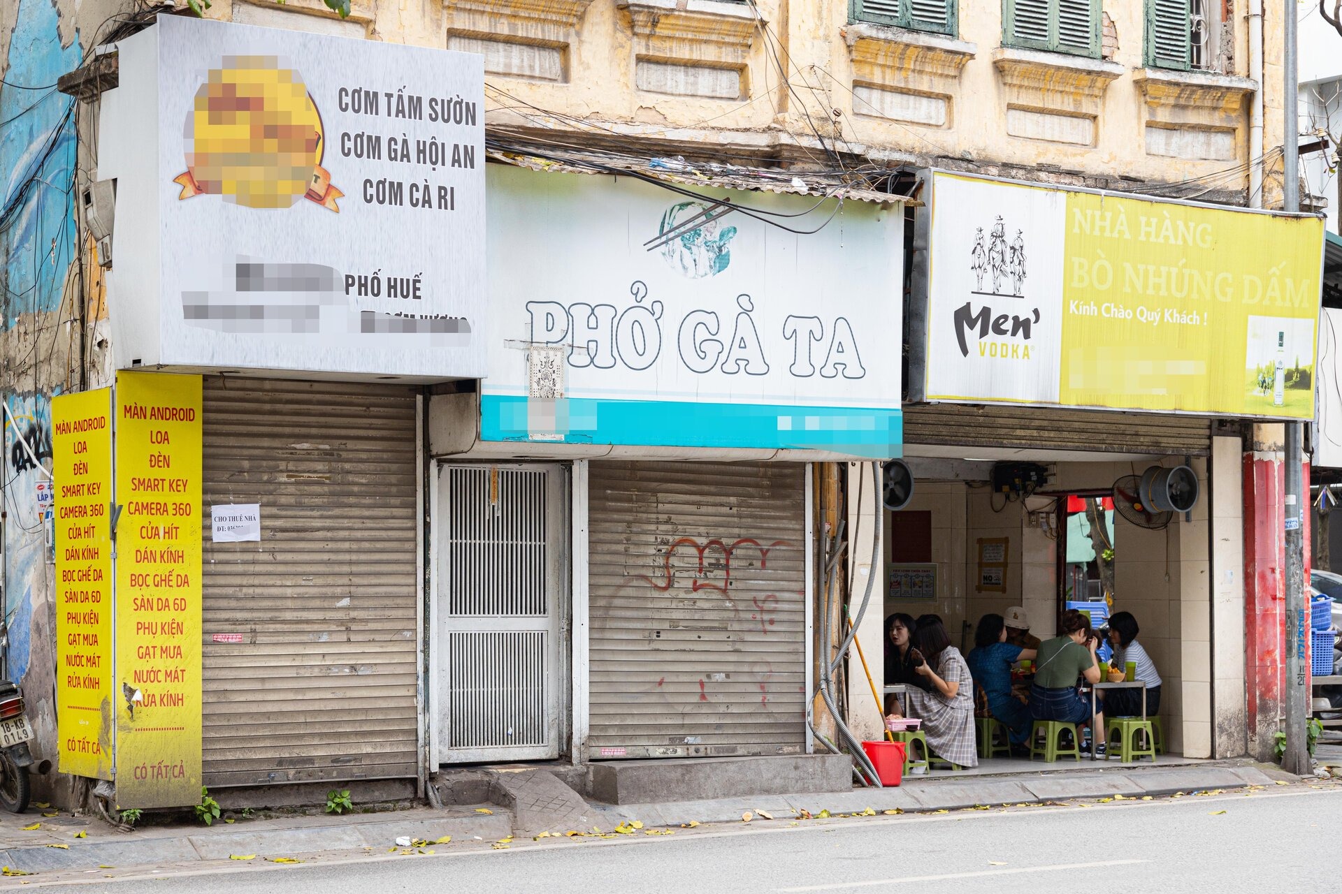 loat cua hang giua pho hue im lim dong cua chu nha ngong khach thue 8