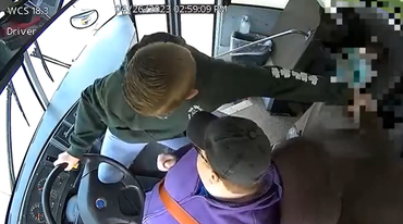 cau be 13 tuoi cuu 66 nguoi tren xe buyt 2jpg cau be 13 tuoi cuu 66 nguoi tren xe buyt 2jpg