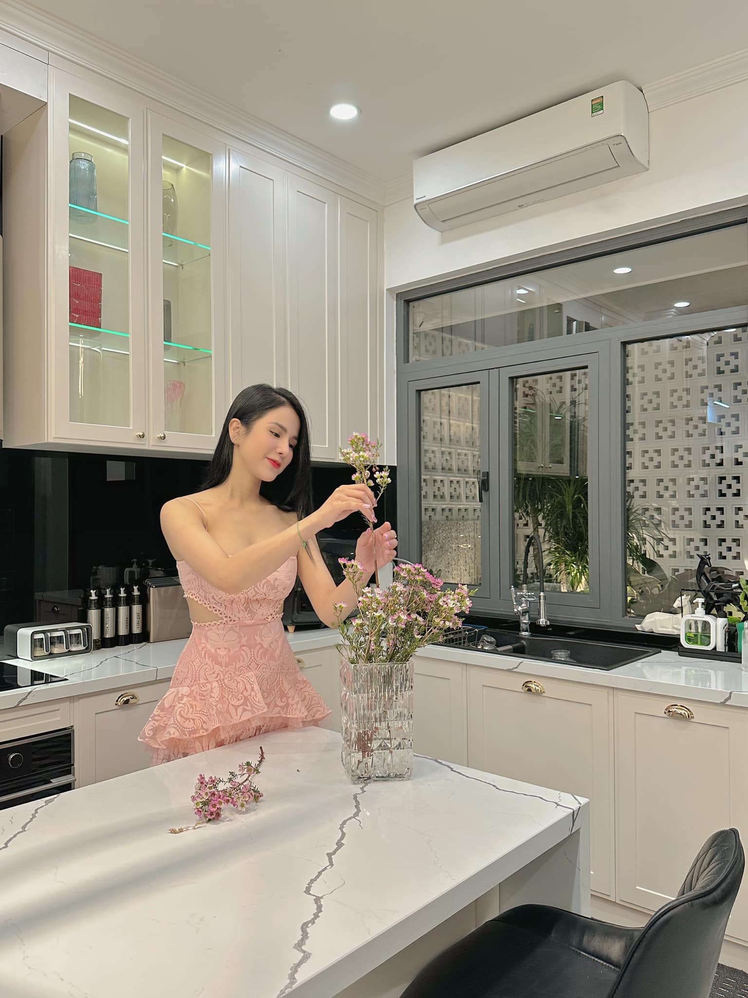 cuoc song vien man cua diep lam anh ben me va cac con hau ly hon chong thieu gia anh 4 cuoc song vien man cua diep lam anh ben me va cac con hau ly hon chong thieu gia anh 4