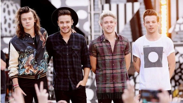 screenshot 2023 07 25 at 14 26 43 la het qua khich fan one direction bi tran khi mang phoi
