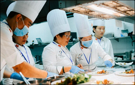 bat-mi-ve-mon-pho-cua-nghe-nhan-anh-tuyet-duoc-blackpink-hup-den-giot-cuoi-cung-