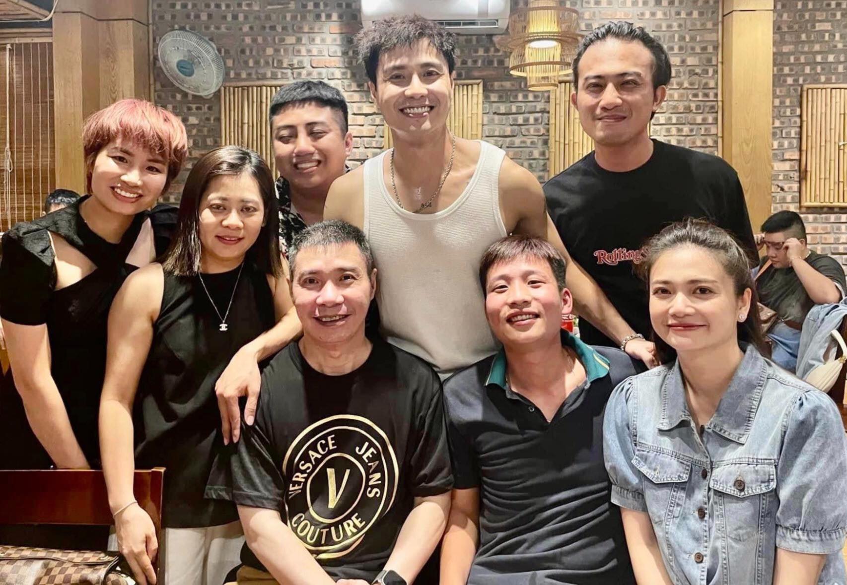 hau truong nsnd cong ly xuat hien o gia dinh minh vui bat thinh linh 11 hau truong nsnd cong ly xuat hien o gia dinh minh vui bat thinh linh 11