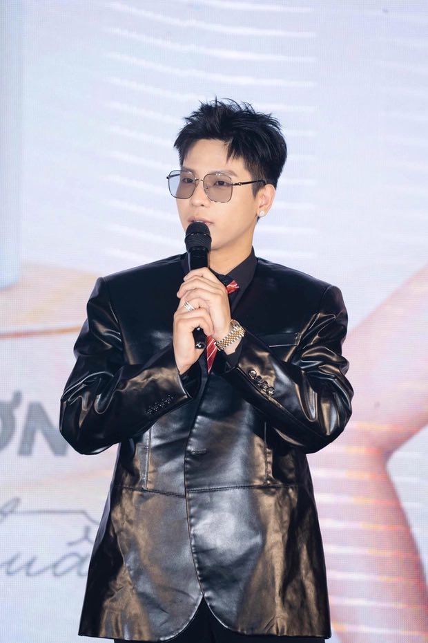 dong thai dang chu y cua huyen lizzie khi vuong tin hen ho voi sao nam kem tuoi 9 dong thai dang chu y cua huyen lizzie khi vuong tin hen ho voi sao nam kem tuoi 9