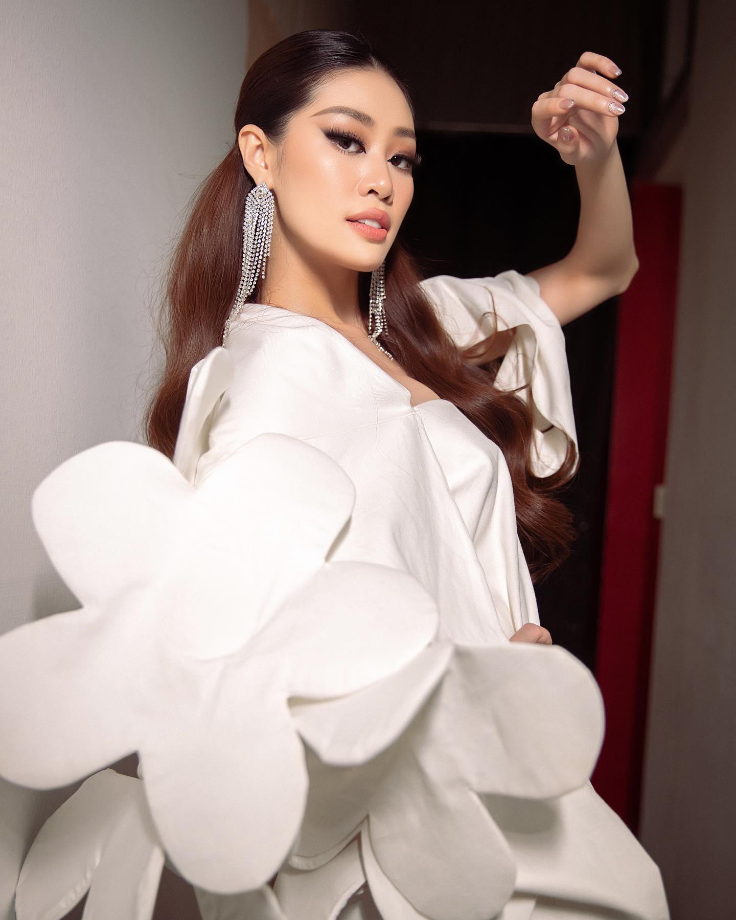 hoa hau khanh van bat ngo thong bao lay chong 1 hoa hau khanh van bat ngo thong bao lay chong 1