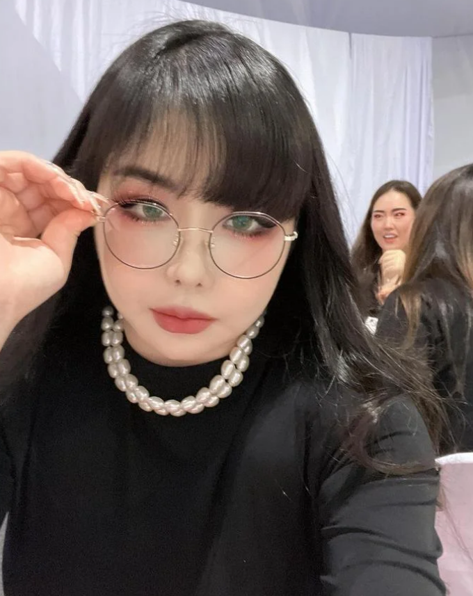 fan ngo ngang truoc dien mao khac la cua park bom anh 3 fan ngo ngang truoc dien mao khac la cua park bom anh 3