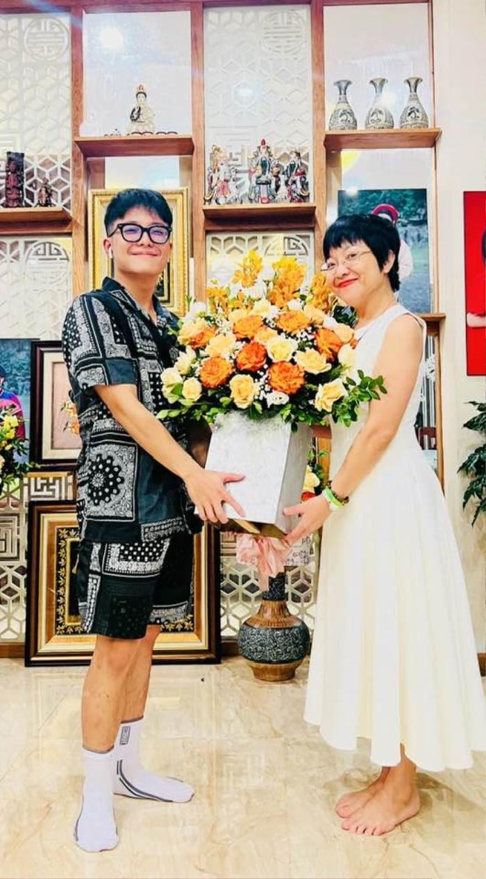 nsnd cong ly thong bao tin vui cua quy tu len mang xa hoi 1 nsnd cong ly thong bao tin vui cua quy tu len mang xa hoi 1