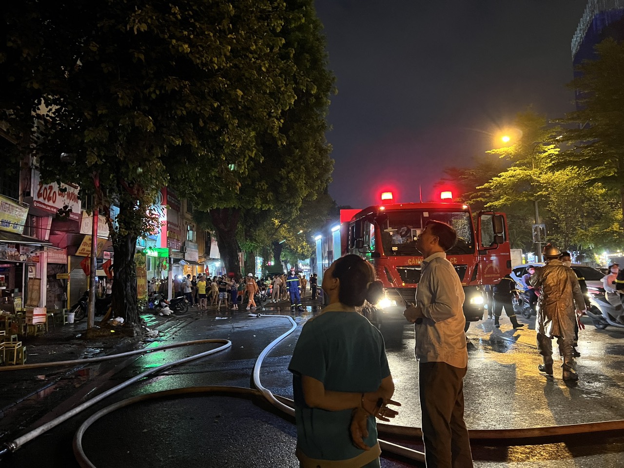 ha noi chay quan tra chanh o duong lang gay un tac giao thong 2 ha noi chay quan tra chanh o duong lang gay un tac giao thong 2
