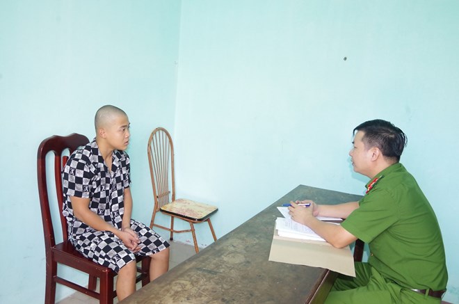 ha nam em trai len vao nha chi gai trom ket sat