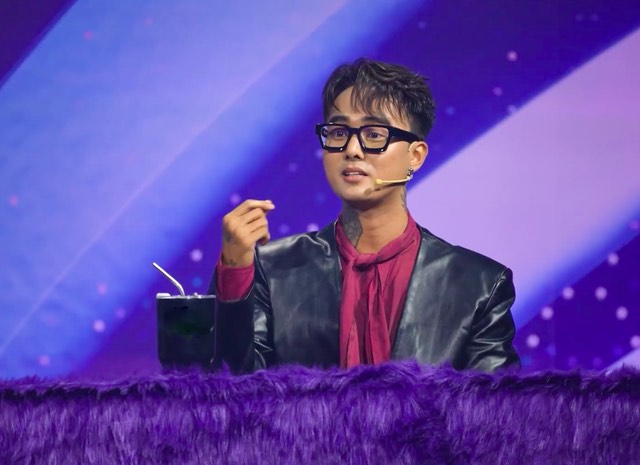 ca si mat na mua 2 gay tranh cai khi dat g gop mat trong dan ban co van ca si mat na mua 2 gay tranh cai khi dat g gop mat trong dan ban co van