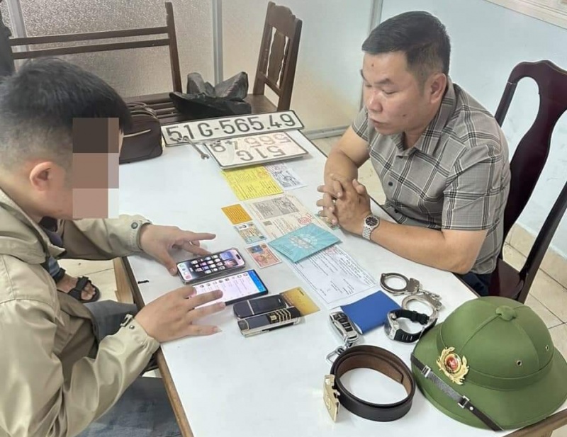 da nang bat ke chiem doat tien ti gia danh cong an di xe bien so 80a gia lua chay an 1 da nang bat ke chiem doat tien ti gia danh cong an di xe bien so 80a gia lua chay an 1