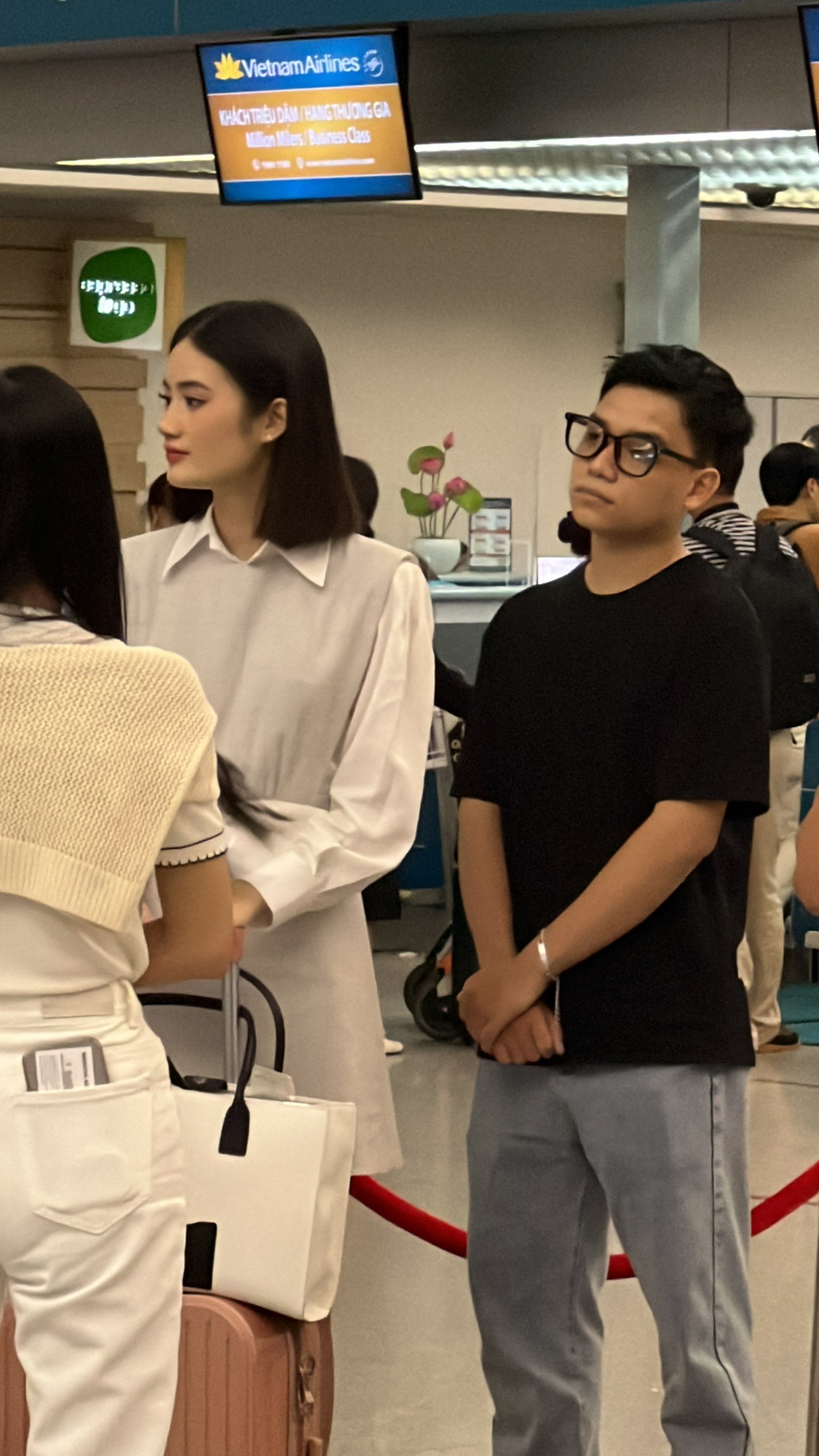 sau loat on ao phat ngon hoa hau y nhi roi showbiz di du hoc 2 nam 1 sau loat on ao phat ngon hoa hau y nhi roi showbiz di du hoc 2 nam 1