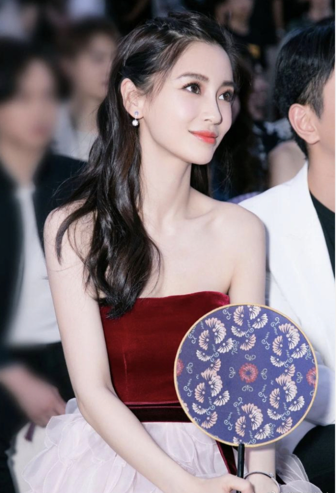 angelababy lien tuc gap han sau khi xem lisa bieu dien tai hop dem 1 angelababy lien tuc gap han sau khi xem lisa bieu dien tai hop dem 1