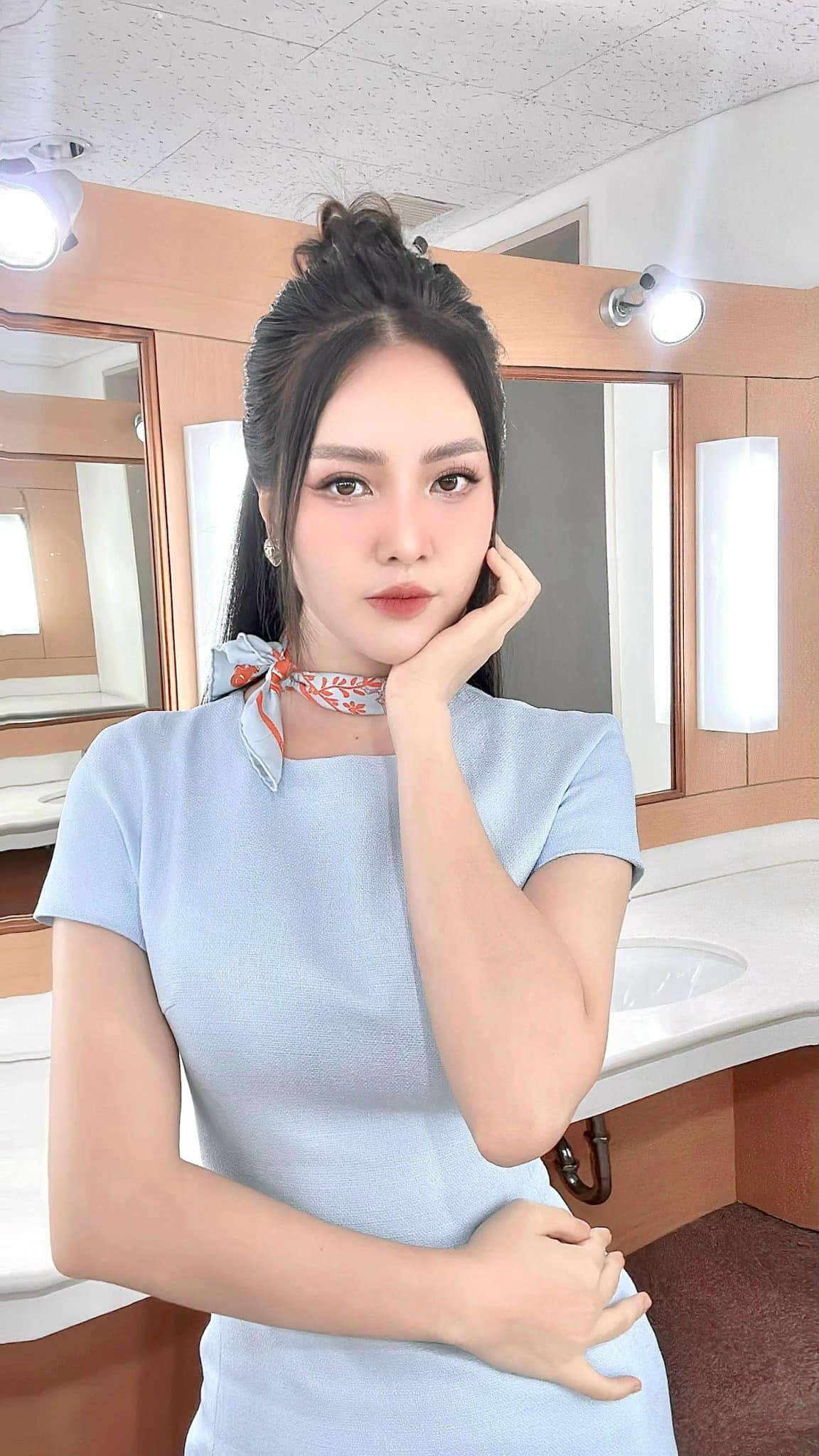 trua ngay 411 btv thuy van gap su co bat kha khang tren song vtv 1