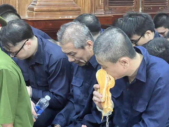 tphcm tu hinh 18 bi cao do tang tru van chuyen mua ban 216kg ma tuy 3 tphcm tu hinh 18 bi cao do tang tru van chuyen mua ban 216kg ma tuy 3