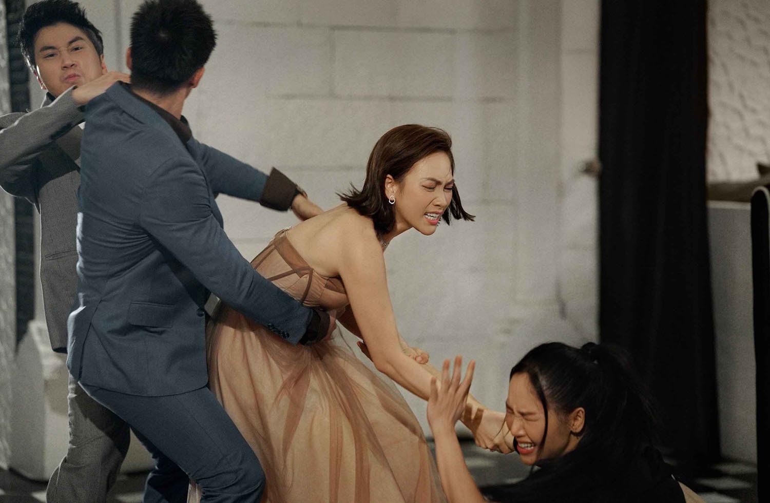 chiem doat noi dung cu ky dien xuat mo nhat 3