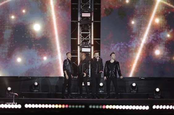 concert westlife btc len tieng ve phan nan lien quan den san khau 1 concert westlife btc len tieng ve phan nan lien quan den san khau 1