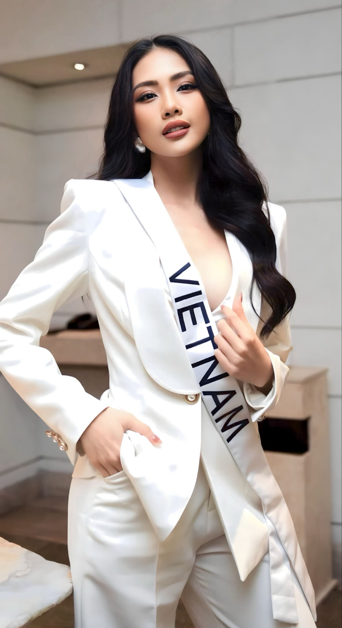 hoa hau bui quynh hoa xin loi khan gia vi loat lum xum hau dang quang 2 hoa hau bui quynh hoa xin loi khan gia vi loat lum xum hau dang quang 2