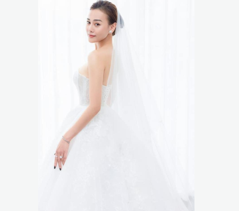 phuong oanh va chong lan dau lo dien khi mang song thai 5 phuong oanh va chong lan dau lo dien khi mang song thai 5
