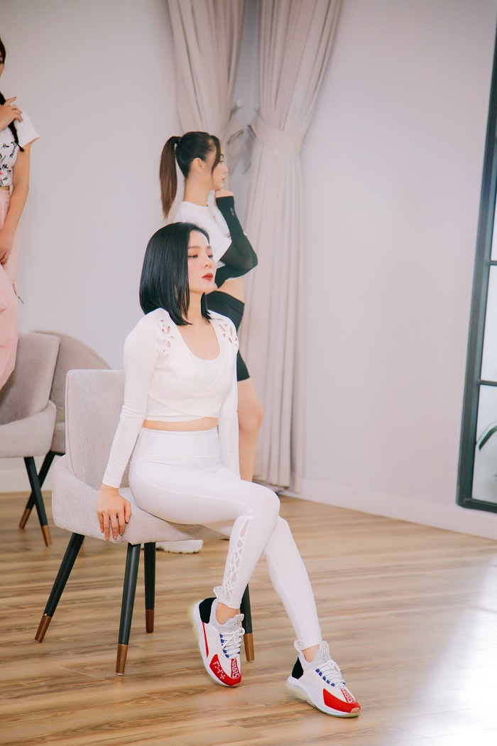 chi dep chuyen chua len song le quyen tap nhay den bi thuong hong nhung khong ngai du day khi rach co vai my linh tre trung bat ngo 4 chi dep chuyen chua len song le quyen tap nhay den bi thuong hong nhung khong ngai du day khi rach co vai my linh tre trung bat ngo 4