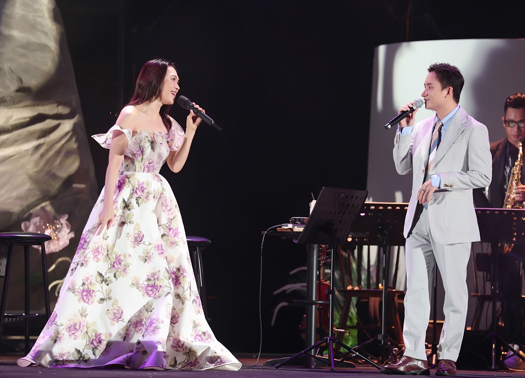my tam khang dinh vi the trong liveshow my soul 1981 tai quang ninh 9 my tam khang dinh vi the trong liveshow my soul 1981 tai quang ninh 9