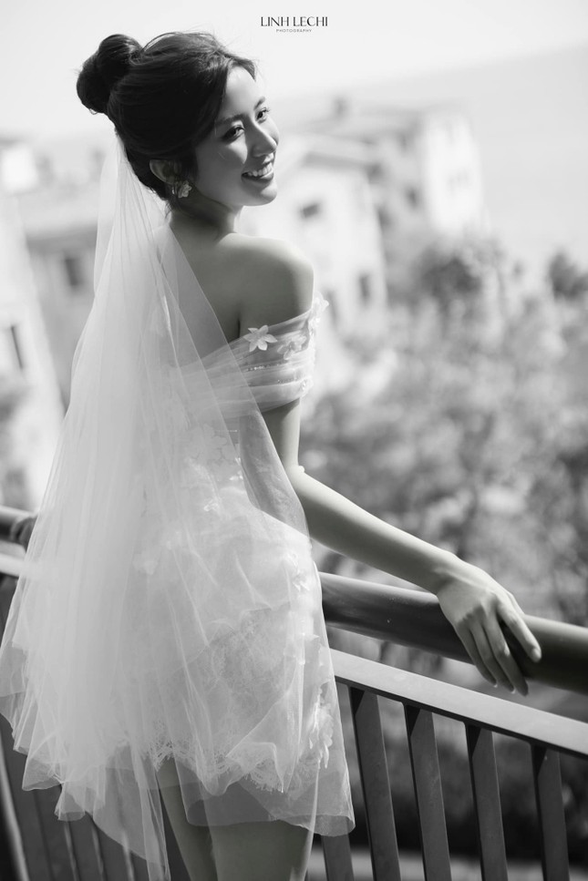 nu dien vien thuong ngay nang ve thong bao len xe hoa 1