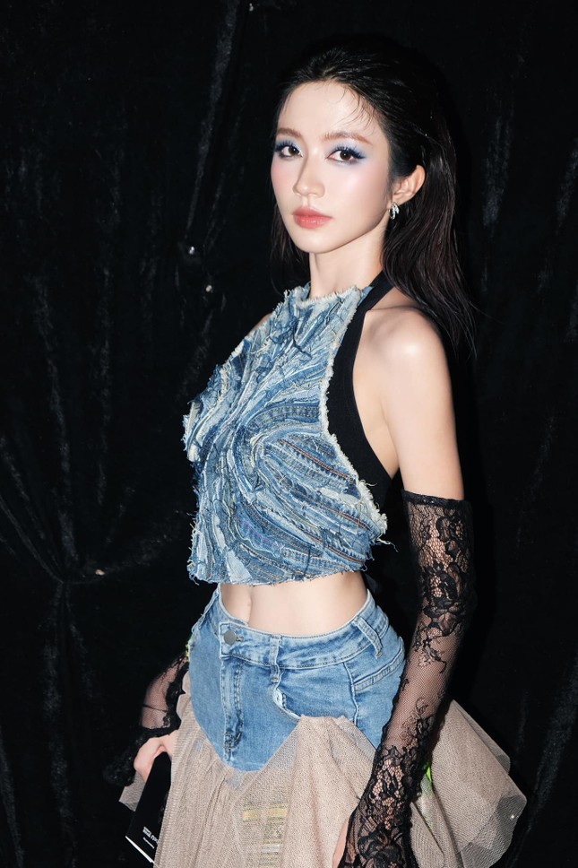 nu dien vien thuong ngay nang ve thong bao len xe hoa 2