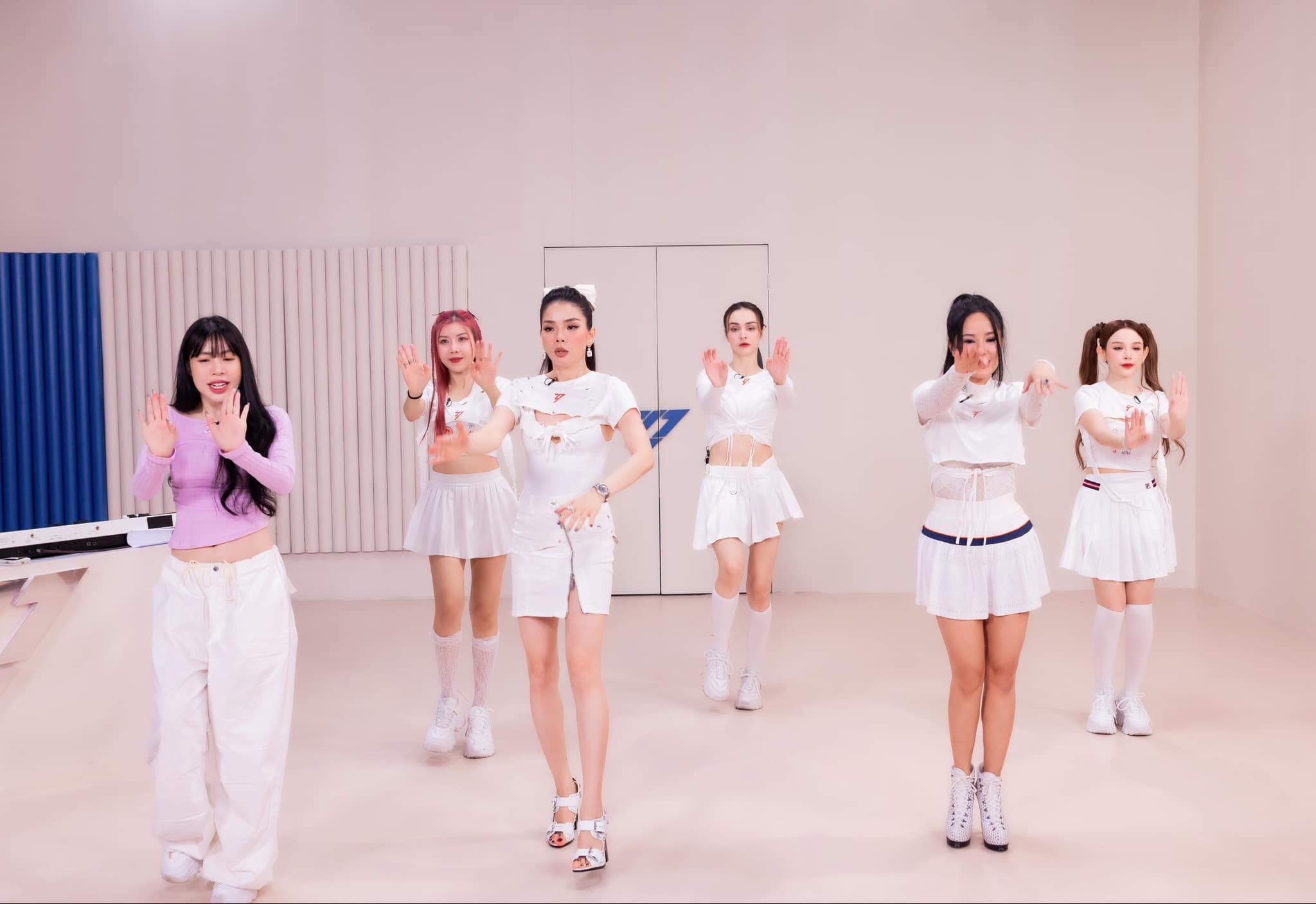 chi dep dap gio re song 2023 le quyen gay tranh cai vi hanh dong duoi kheo diva hong nhung 5 chi dep dap gio re song 2023 le quyen gay tranh cai vi hanh dong duoi kheo diva hong nhung 5