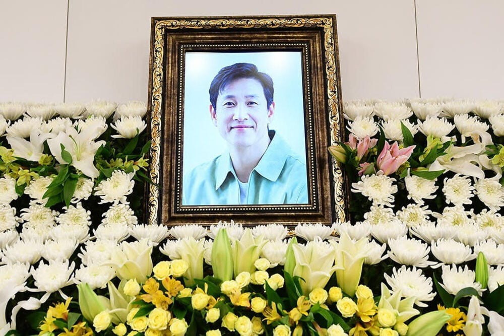 nghe si han quoc dong long doi cong bang cho lee sun kyun 1 nghe si han quoc dong long doi cong bang cho lee sun kyun 1