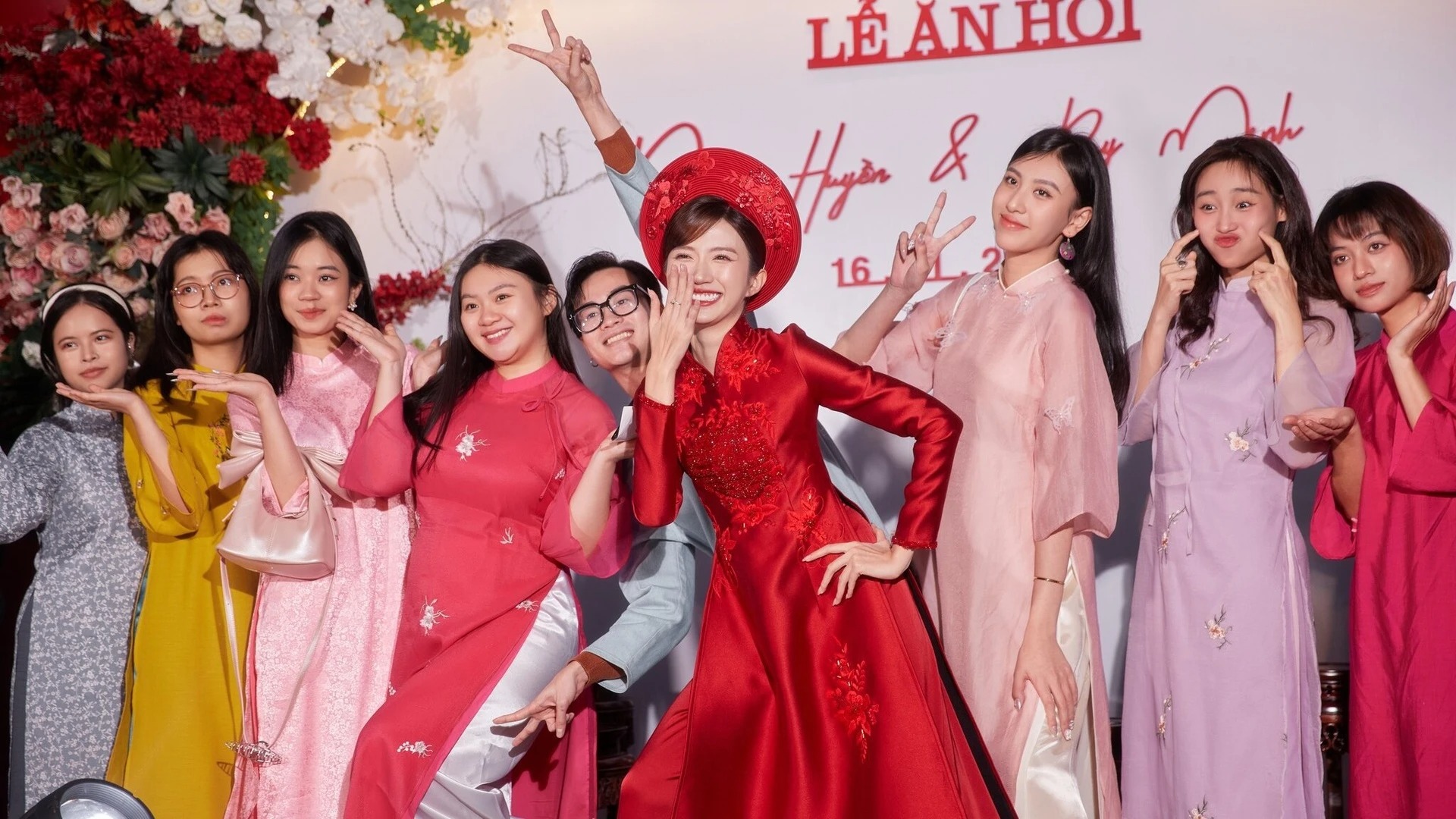 ngoc huyen chinh thuc len xe hoa 2