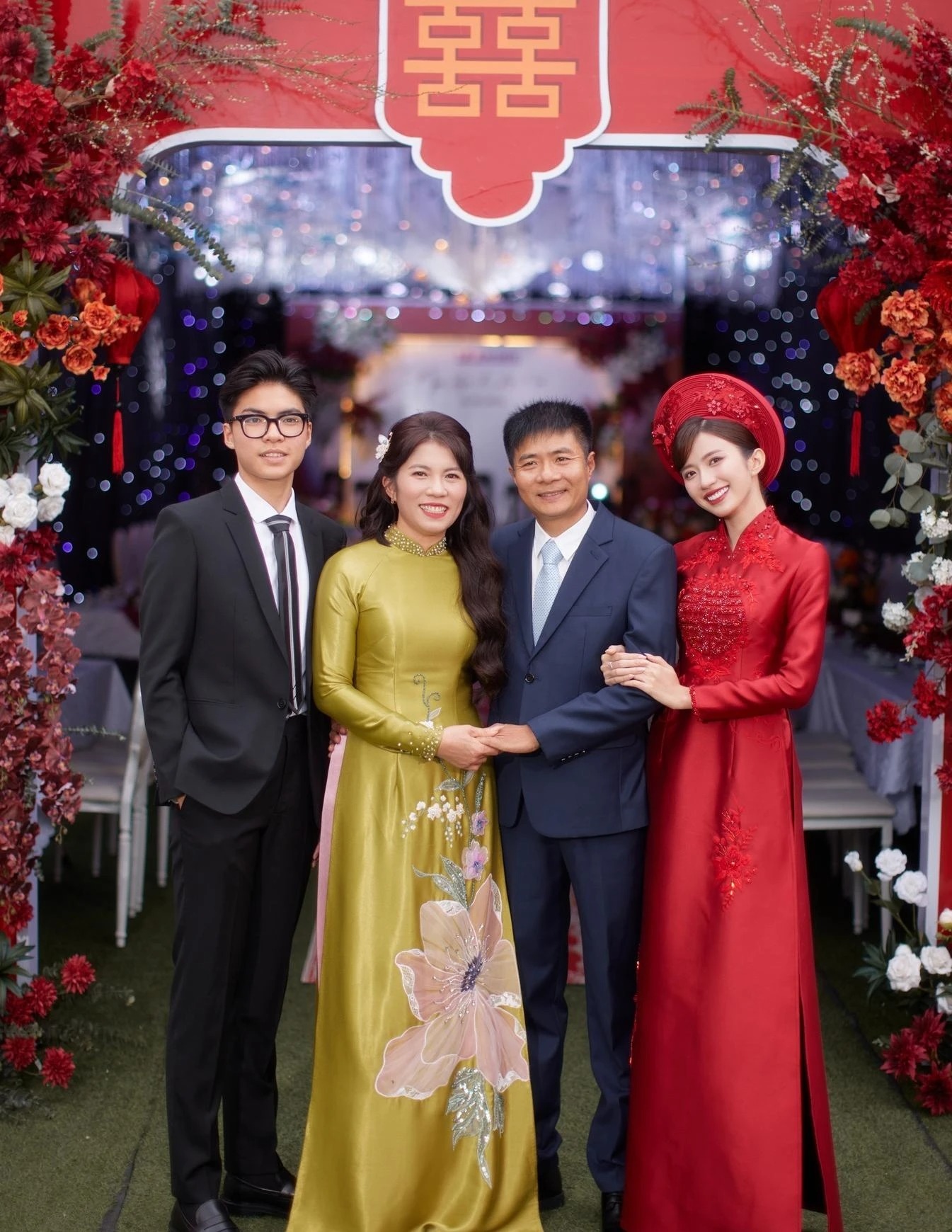 ngoc huyen chinh thuc len xe hoa 3