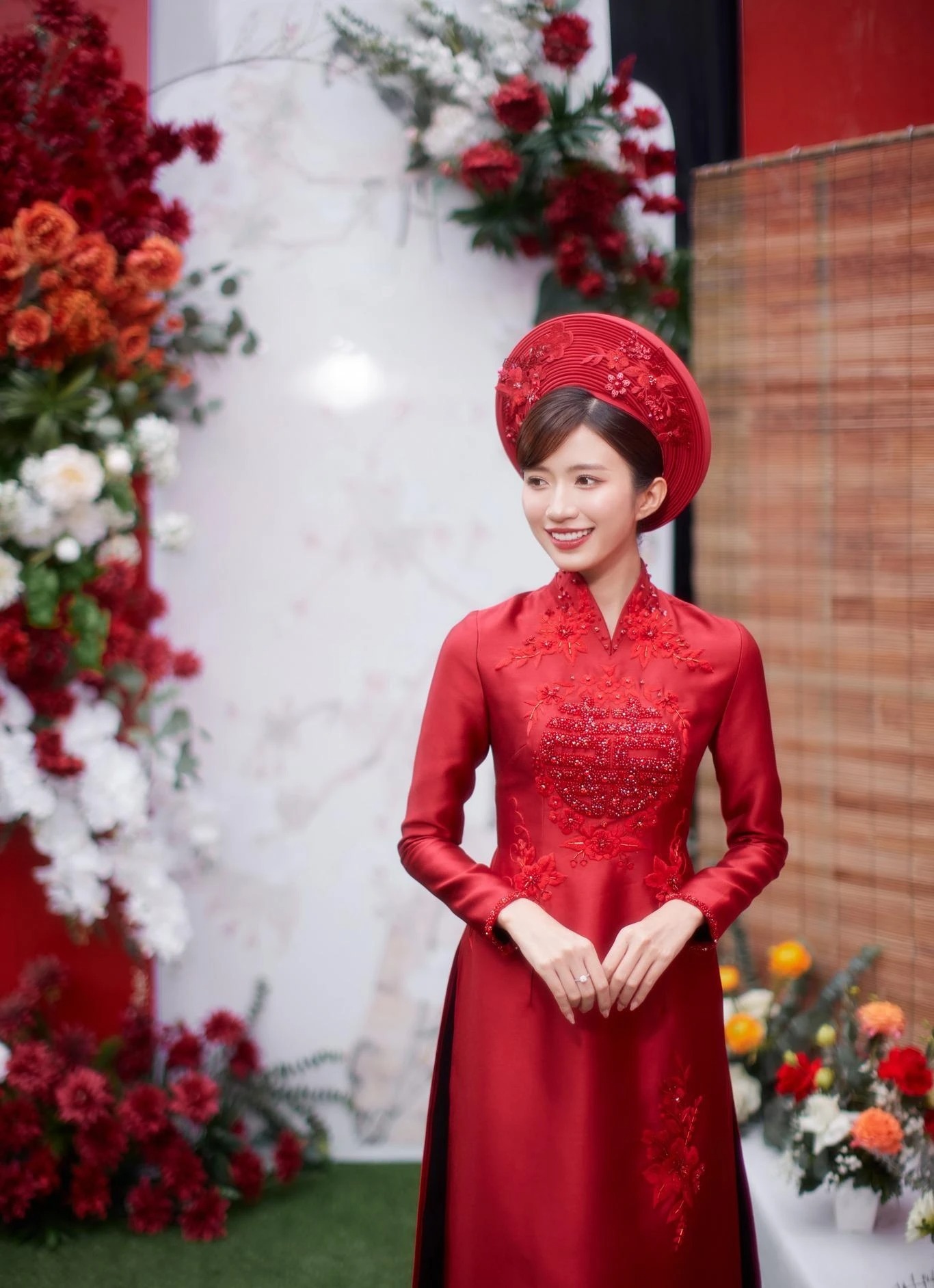 ngoc huyen chinh thuc len xe hoa 4
