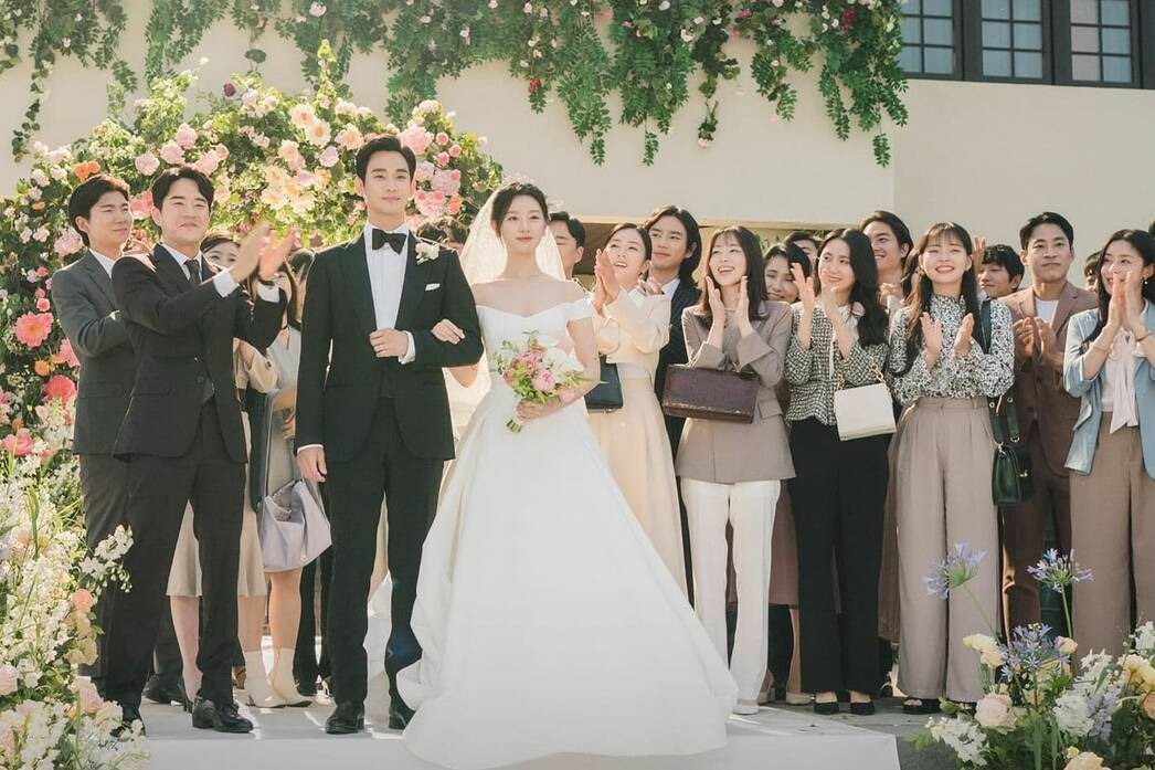 kim ji won khien khan gia het loi khen ngoi nhan sac trong nu hoang nuoc mat 1 kim ji won khien khan gia het loi khen ngoi nhan sac trong nu hoang nuoc mat 1