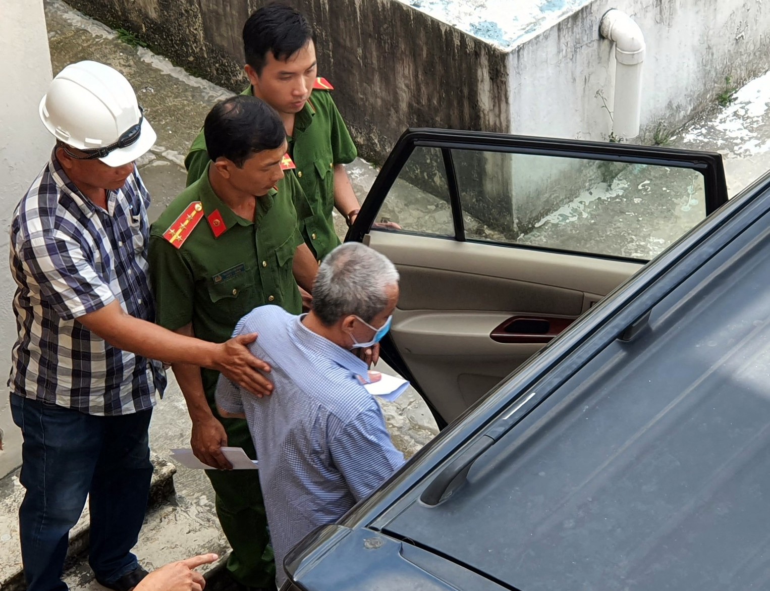 doi va nhan hoi lo 100 trieu dong nguyen pho chanh an toa an nhan dan tinh bac lieu linh an tu doi va nhan hoi lo 100 trieu dong nguyen pho chanh an toa an nhan dan tinh bac lieu linh an tu