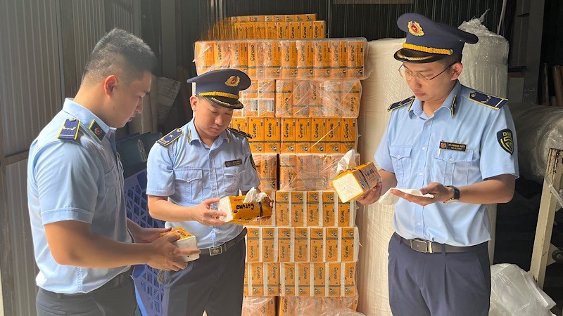 hon 2700 goi khan giay nhan hieu corona bi phat hien lam gia tai bac ninh 1 hon 2700 goi khan giay nhan hieu corona bi phat hien lam gia tai bac ninh 1