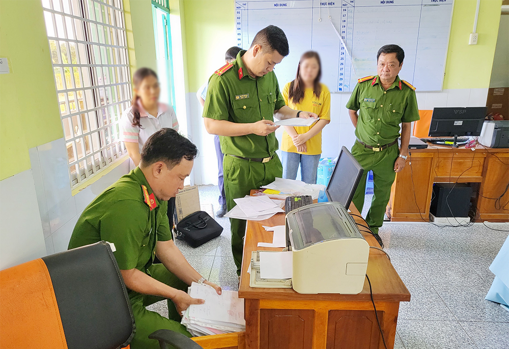 ke toan truong truong mau giao mua ban hoa don tien ti de truc loi ca nhan 1 ke toan truong truong mau giao mua ban hoa don tien ti de truc loi ca nhan 1