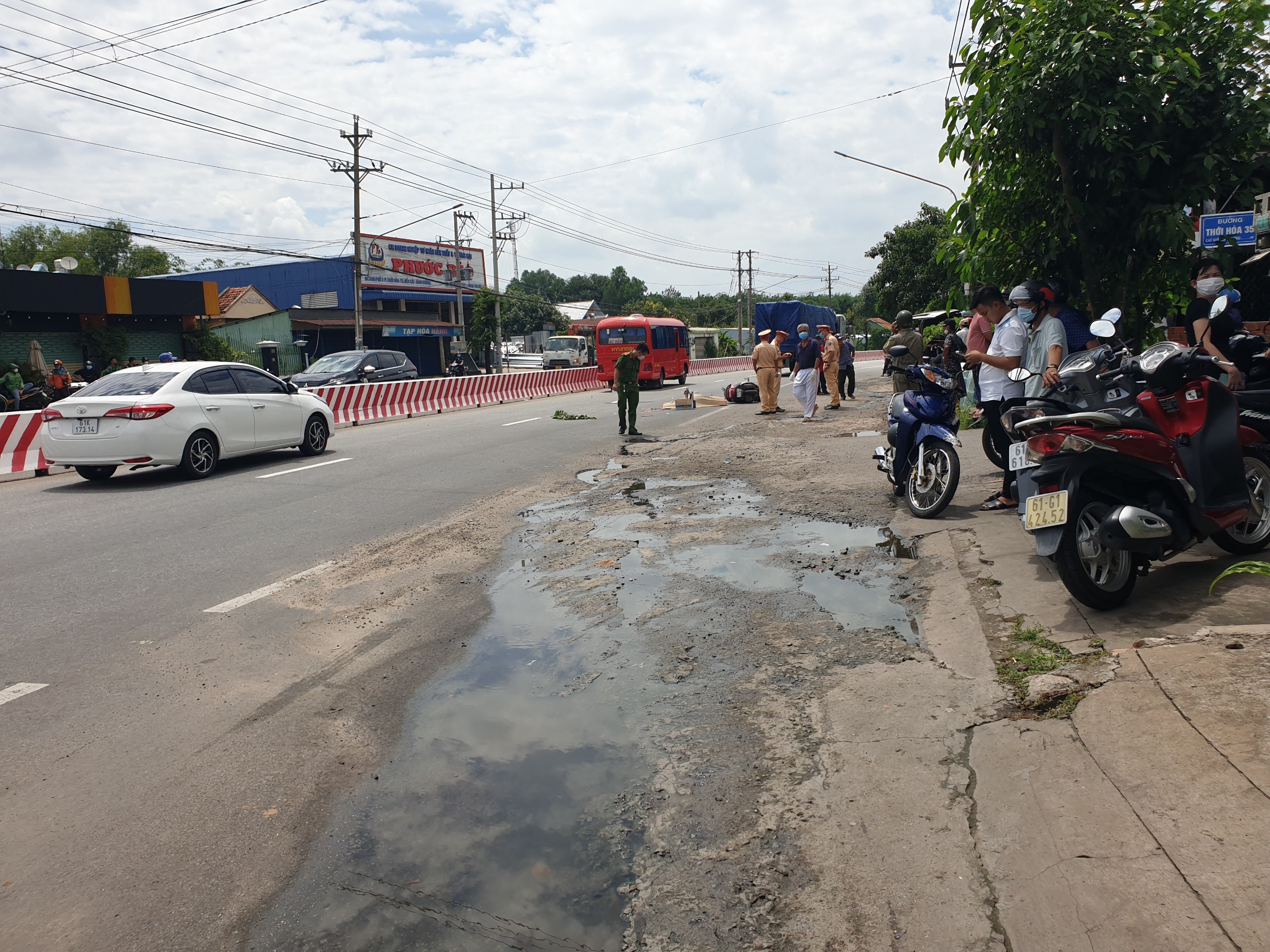 va cham voi xe container khi danh lai tranh o ga co gai tu vong thuong tam va cham voi xe container khi danh lai tranh o ga co gai tu vong thuong tam