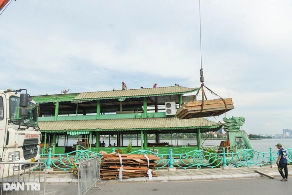 hinh anh du thuyen cuoi cung duoc thao do ra khoi ho tay 2