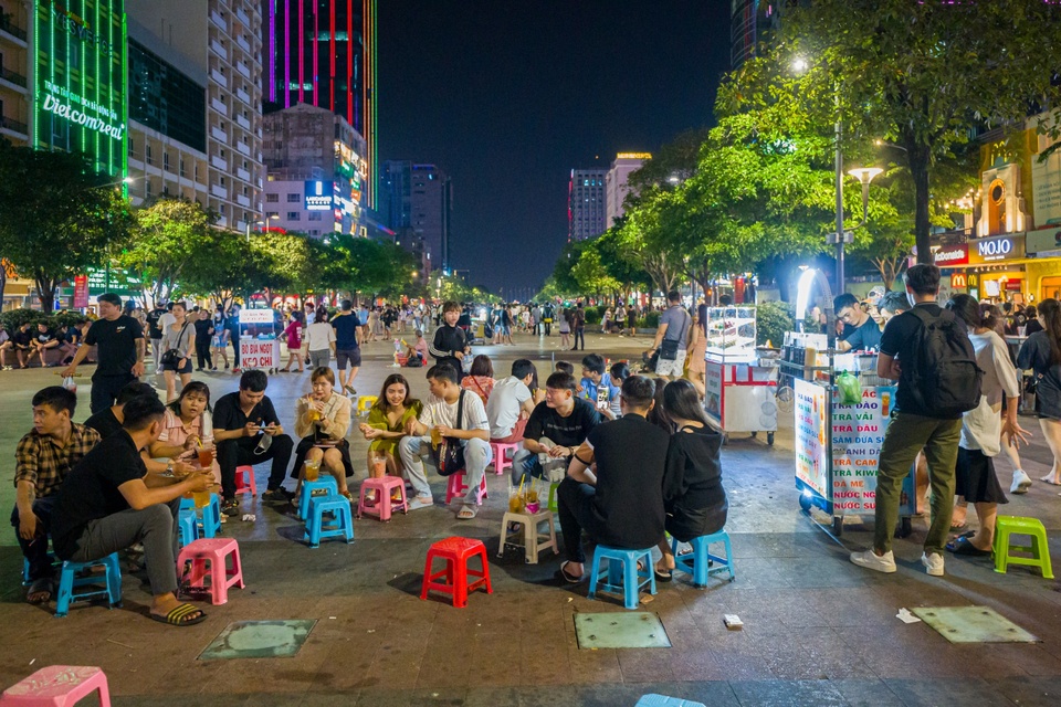 tphcm xu ly hang loat sai pham tren pho di bo nguyen hue tphcm xu ly hang loat sai pham tren pho di bo nguyen hue