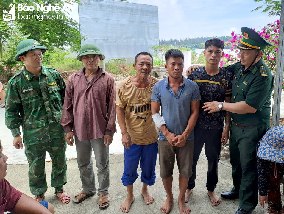 giay phut doan tu cua 4 ngu dan duoc cuu song trong vu chim tau o nghe an giay phut doan tu cua 4 ngu dan duoc cuu song trong vu chim tau o nghe an
