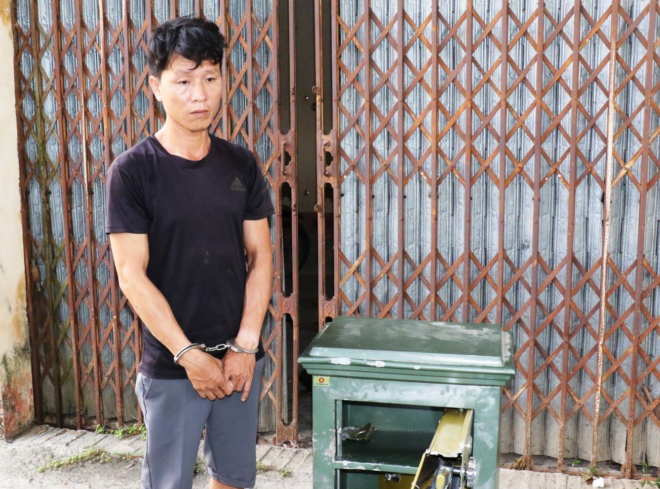 bat giu ke dao chich chuyen dot nhap pha ket sat nha nguoi dan o thanh hoa bat giu ke dao chich chuyen dot nhap pha ket sat nha nguoi dan o thanh hoa