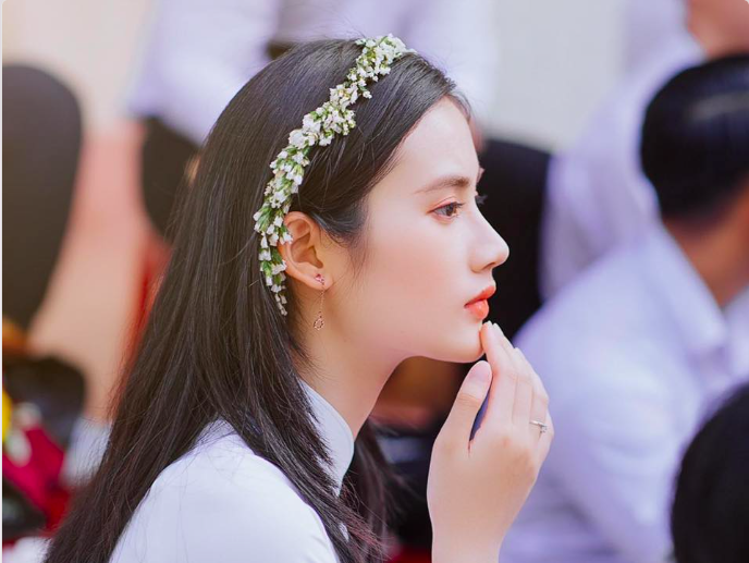 can canh nhan sac doi thuong cuon hut cua tan hoa hau huynh tran y nhi7 can canh nhan sac doi thuong cuon hut cua tan hoa hau huynh tran y nhi7