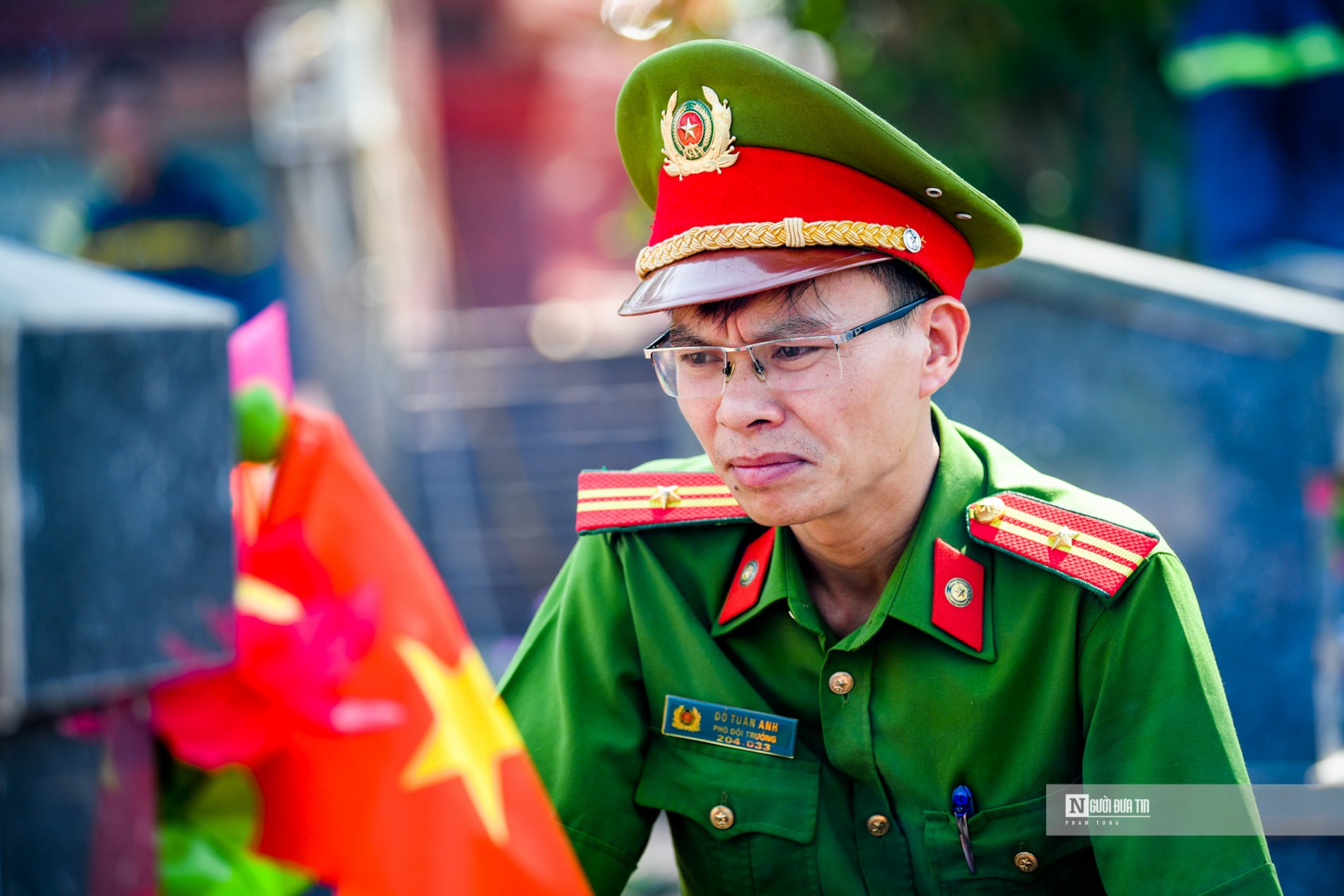 canh sat pccc dang huong tri an cac anh hung liet sy9 canh sat pccc dang huong tri an cac anh hung liet sy9